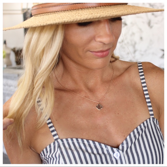 Dainty Gold-Silver Clover Necklace - Picture 2 of 4